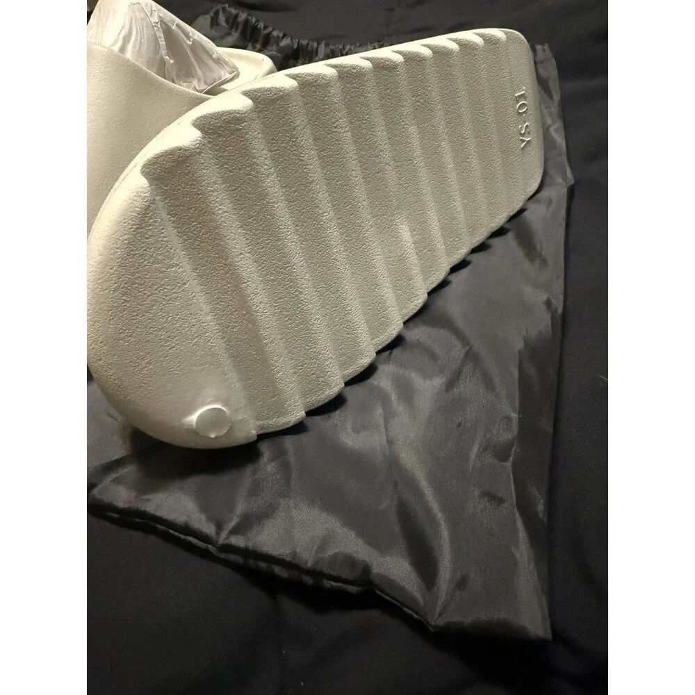 Yeezy slides ys